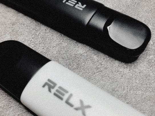 relx五代悦刻幻影一抽就亮红灯怎么办？